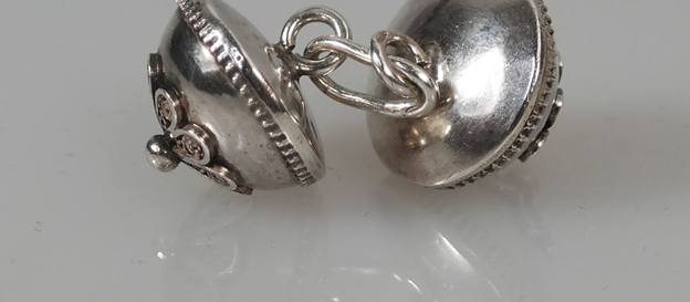 Verkocht! Antieke zilveren keelknopen