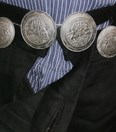 Antieke zilveren broekstukken streekdracht Walcheren. Maandaanbieding!